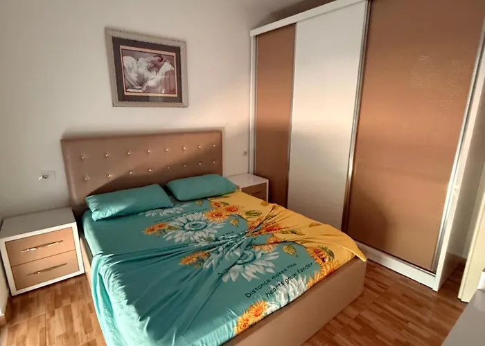 アパート Shengjin Apartaments *